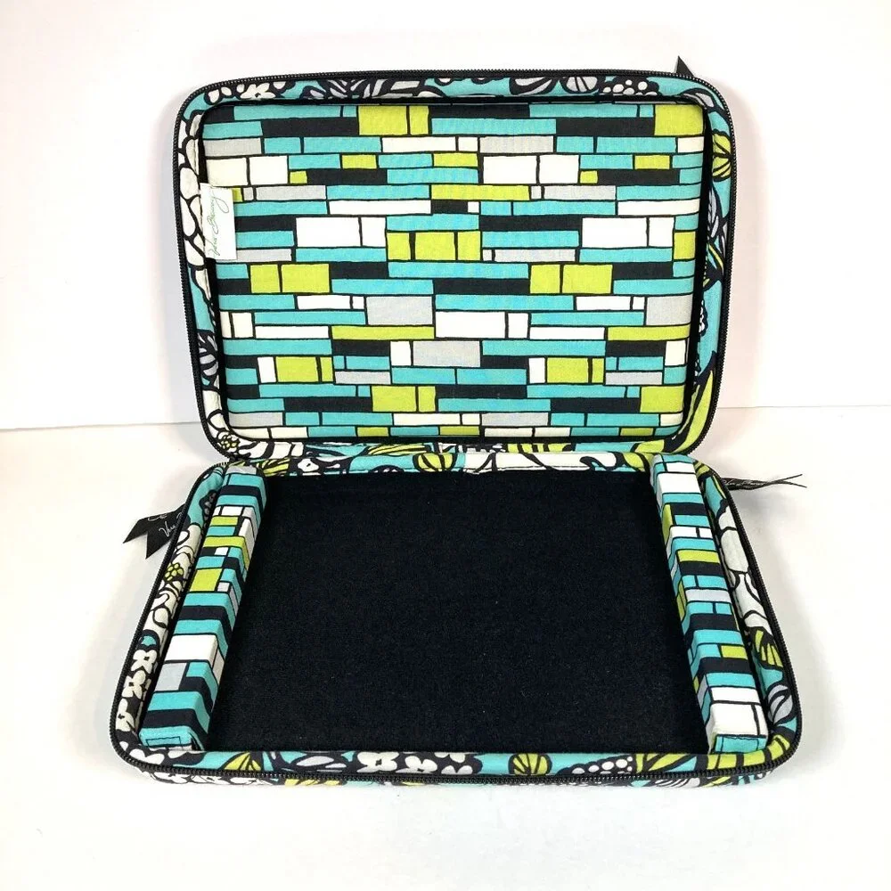 Vera Bradley Tablet Case Island Blooms Floral Padded Zip Around 8.5 in x 11.5 in